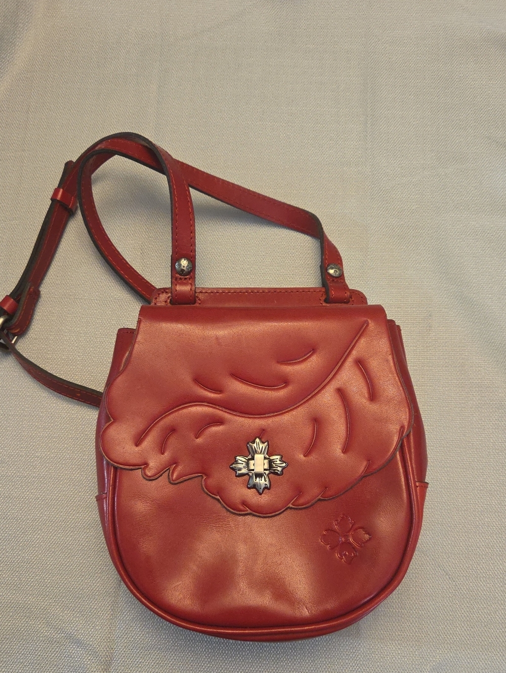 Patricia Nash Red Leather Embossed Flap Crossbody with Decorative Clasp - Picture 2 of 8